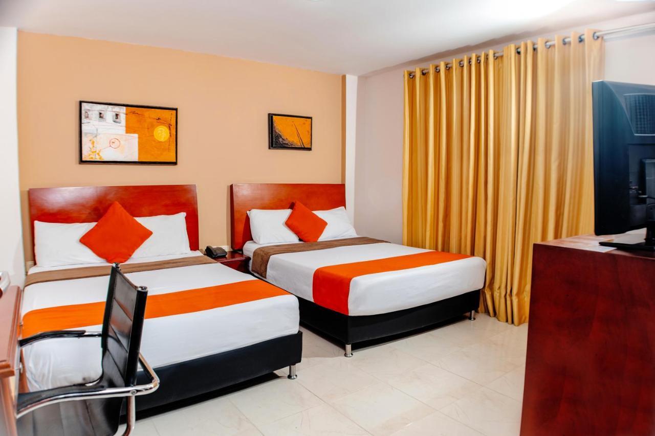 Hotel Luxor กูกูตา ภายนอก รูปภาพ