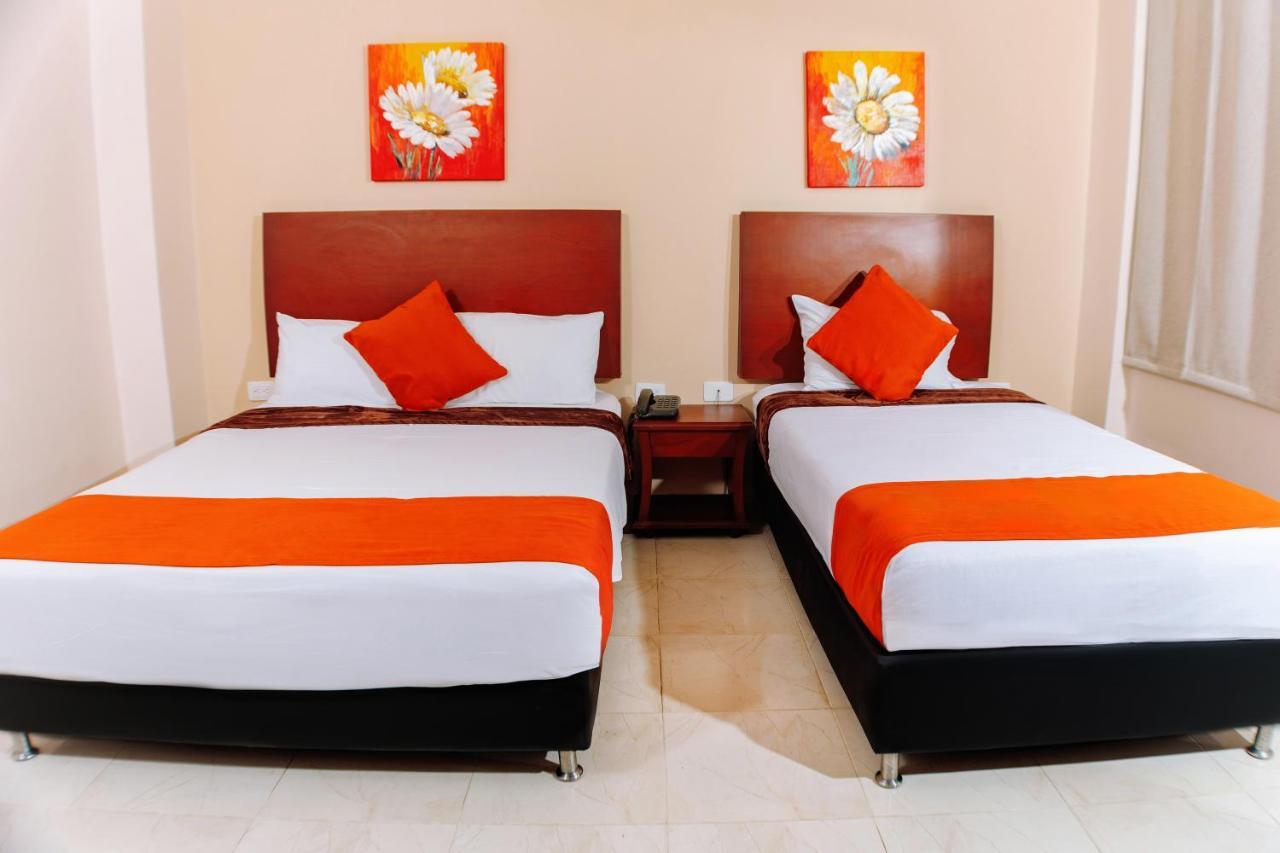 Hotel Luxor กูกูตา ภายนอก รูปภาพ