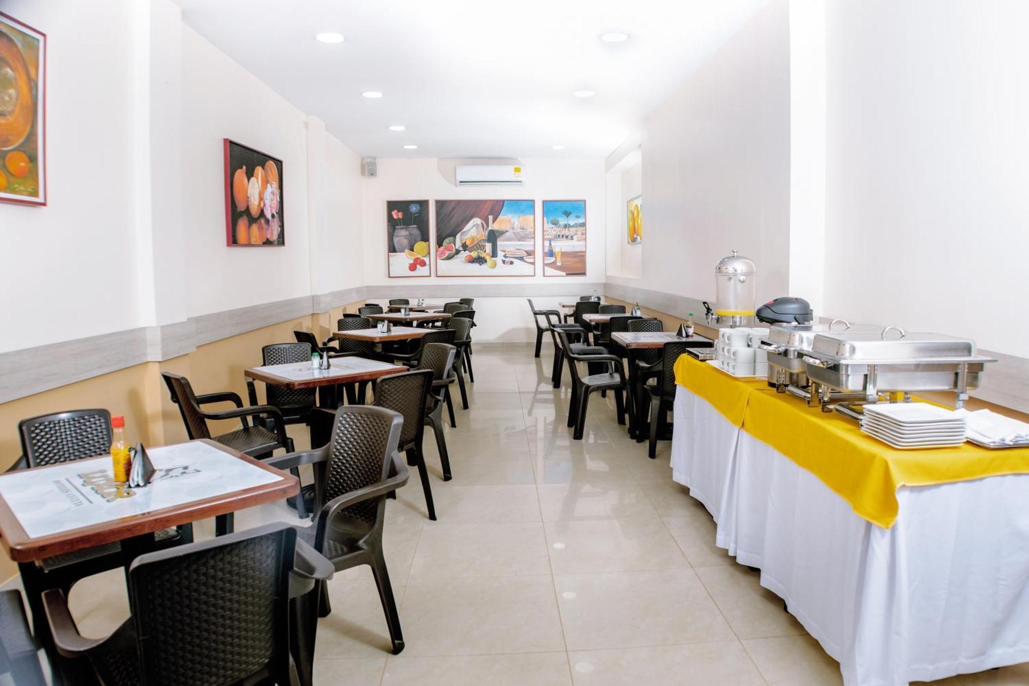 Hotel Luxor กูกูตา ภายนอก รูปภาพ